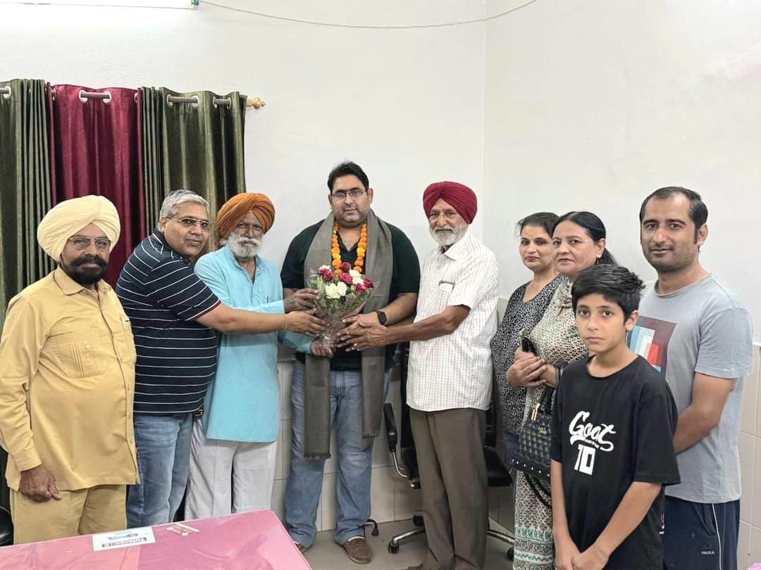 Representatives of Indian Disabled Club Punjab (Reg:) met MS Ortho about their problem.